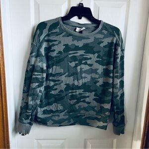 Universal Thread Olive Camo Top